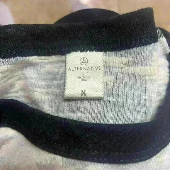 Cute baseball tee. “Just Call me the Big Chief”. Grey with black sleeves. Size M - Picture 3 of 3